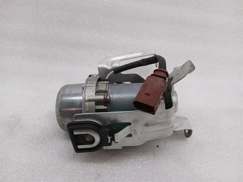 Audi R8 4S AWD Vacuum Pump 8E0927317K Vacuum Pump