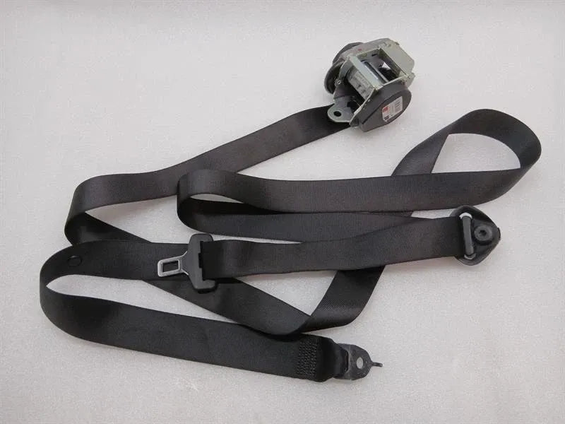 Mercedes GLS63 AMG left rear seat belt A1668602585 seat belt rear left