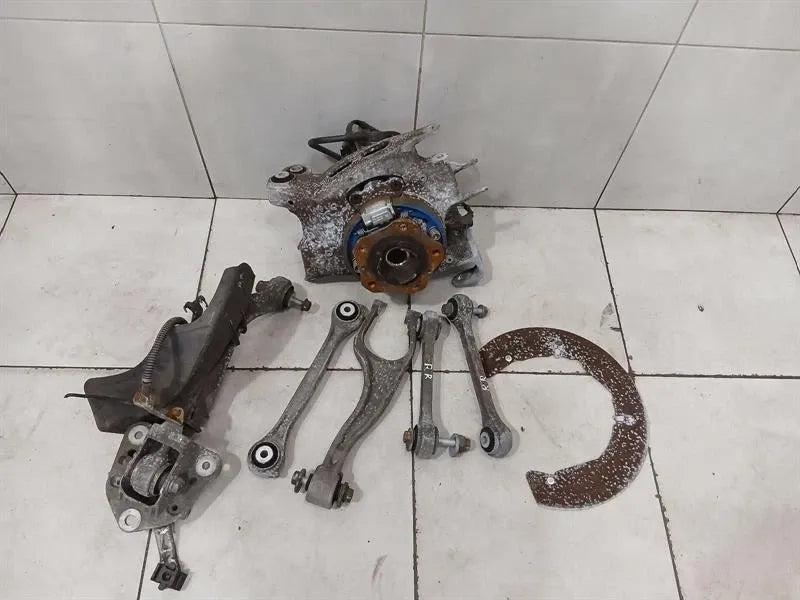 Porsche 911 991 right rear hub 99133111204 wheel bearing housing rear right set