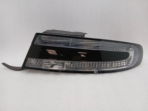 Aston Martin DB9 Volante Right Rear Light DG33-13404-AC Tail Light Rear Re