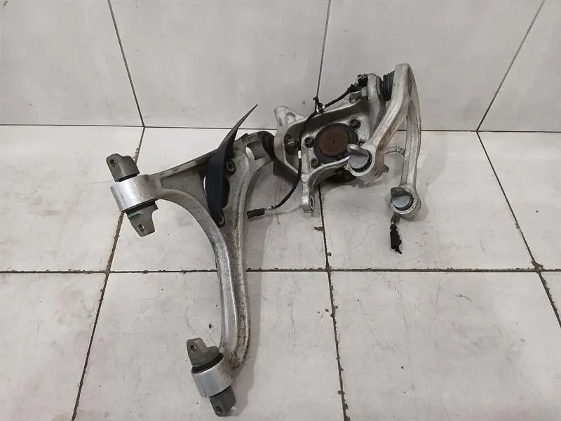McLaren 720S Coupe Left Front Hub 14B0710CP Wheel Bearing Housing Front Left