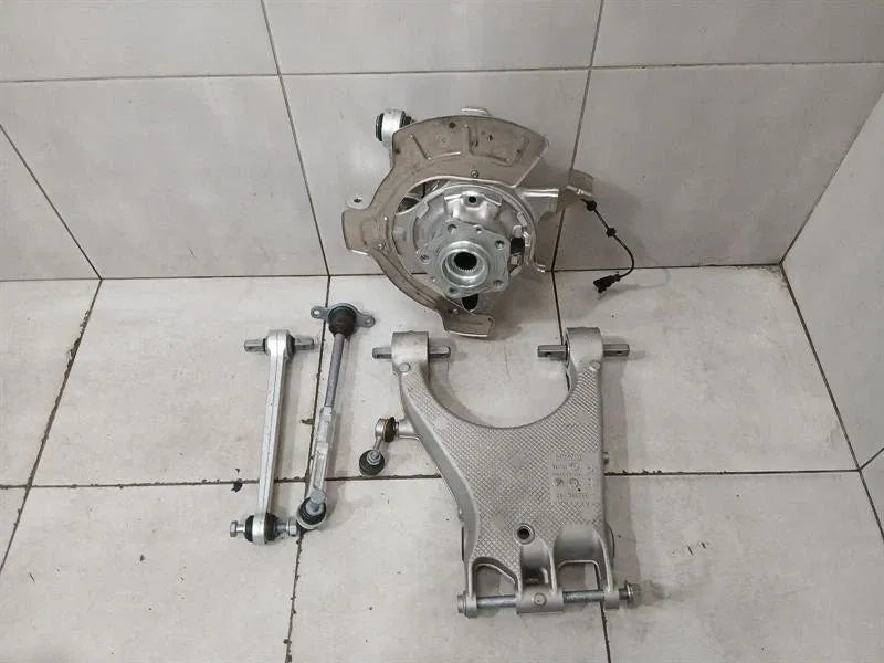 Ferrari 296 GTS F171 Left Rear Hub 843923 Wheel Bearing Housing Rear Left SET SET