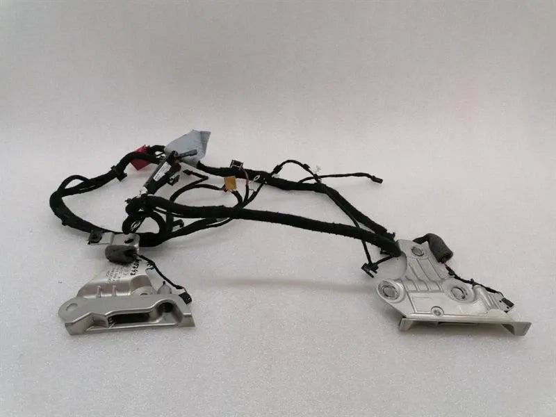 Audi R8 Type 42 V10 5.2 Spyder Soft Top Bracket Set 427871443A Locking Part Set