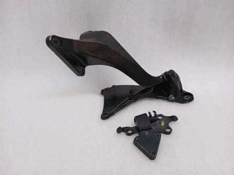 McLaren 720S Coupe 14AB914CP RH HINGE