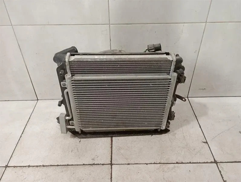 Porsche 911 996 water radiator 99610613150 LH water cooler radiator fan