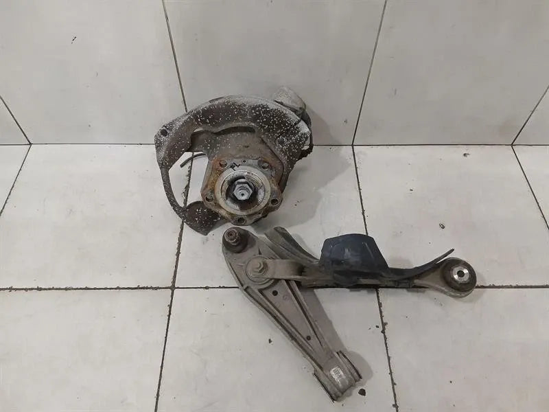 Porsche Cayman 981 Left Front Hub 99134115705 Wheel Bearing Housing Front Left