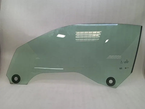BMW 4 M4 G82 G22 left front door glass 7955243 door window front left scratches
