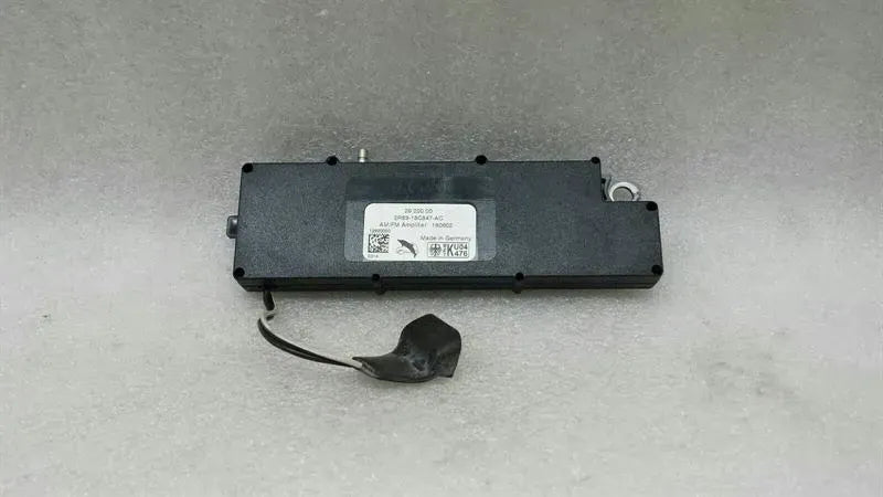 Jaguar S-type antenna amplifier booster 2R83-18C847-AC antenna amplifier