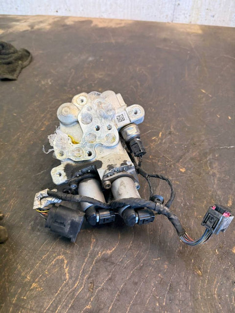 37146775258 Air suspension valve block BMW 7 (F01, F02) (2008-2016)