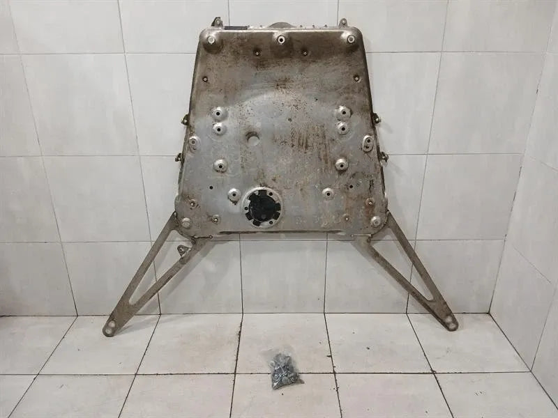 BMW M4 G82 G22 holder bracket 9882098 holder carrier defects