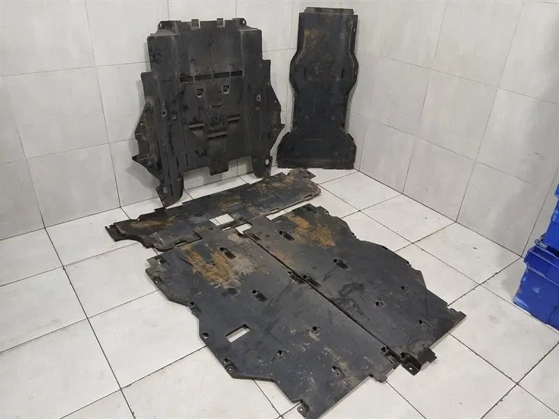 Porsche 911 997 Undertray 99750452701 C4 Set Underbody Trim Faulty