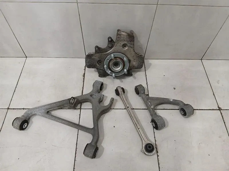 Aston Martin Vanquish AM310 Left Rear Hub AD23-5A971-AA Rear Wheel Bearing Housing