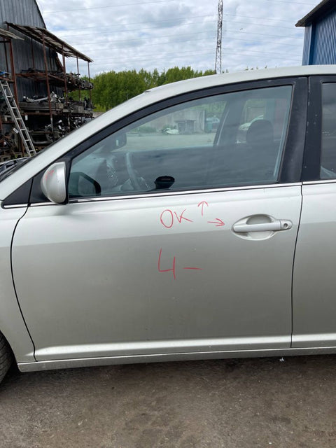 Door Front Left TOYOTA AVENSIS (T250) (2003-2008)