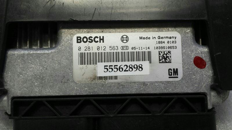 SAAB 9-5 95 Engine ECU 55562898 Engine Control Unit 1.9 TID