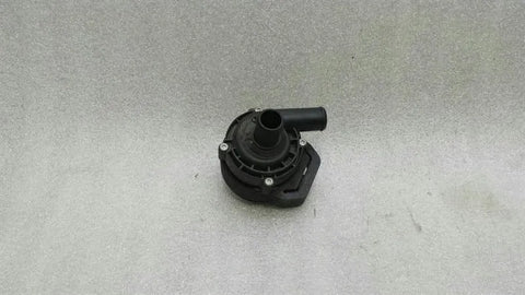 Mercedes A Class W176 Additional Cooling Pump A2118350028 Coolant Pump OM651