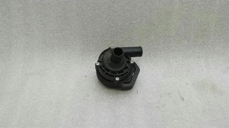 Mercedes A Class W176 Additional Cooling Pump A2118350028 Coolant Pump OM651