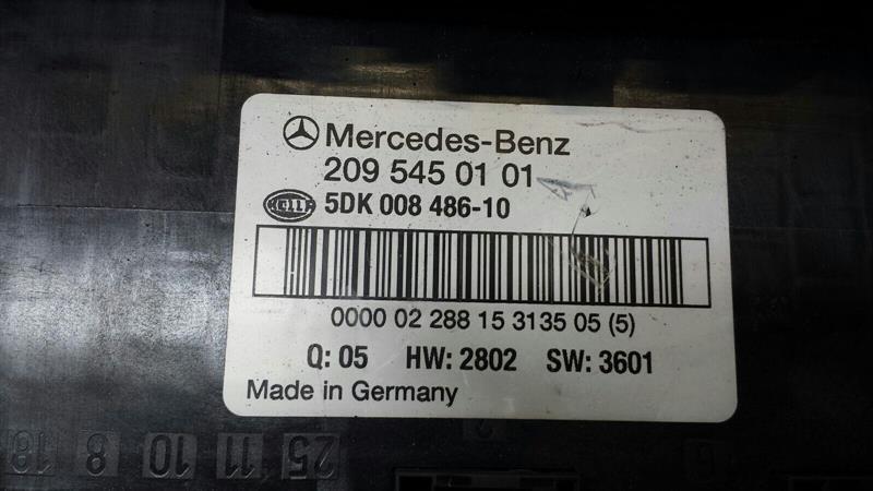 2007 Mercedes W209 CLK fuse box A2095450101 fuse box