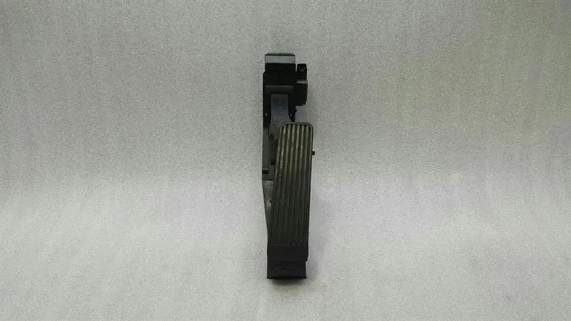 Mercedes CLS W219 Throttle Pedal (Electrical) A2113000504 Throttle Pedal