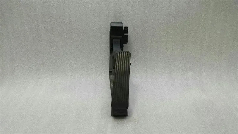 Mercedes CLS W219 Throttle Pedal (Electrical) A2113000504 Throttle Pedal