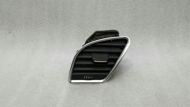 Audi S5 8t a5 RHD Left Air Vent 8T2820901 Right Handlebar