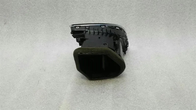 Audi S5 8t a5 RHD Left Air Vent 8T2820901 Right Handlebar