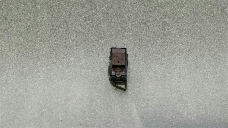 Audi A7 4G FLH door lock switch 4G8962107 door switch front left