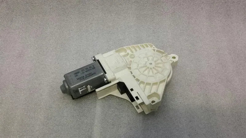 Audi S5 8T left door window motor 8T0959801B window regulator motor left