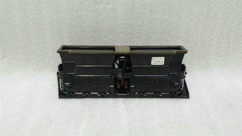 Audi S5 8T RHD Center Air Vent 8T2820951C Right Hand Drive