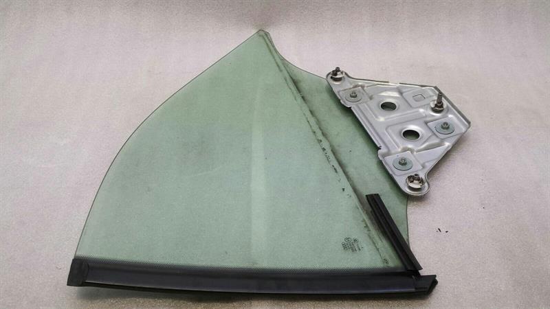 Audi S5 8T Right Rear 1/4 Glass 8F0845298 Door Window 1⁄4 Rear Right