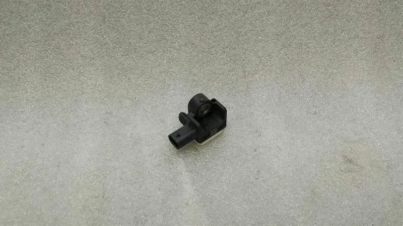 Audi RS6 4F Crash Sensor 4F0959643B Impact Sensor