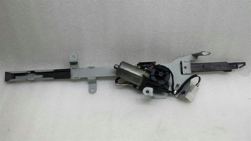 Mercedes CLK W209 seat belt pretensioner A2038600282 belt strap strap tensioner