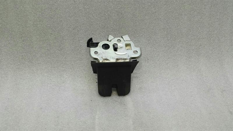Audi RS6 4F boot lock 8P4827505C tailgate lock
