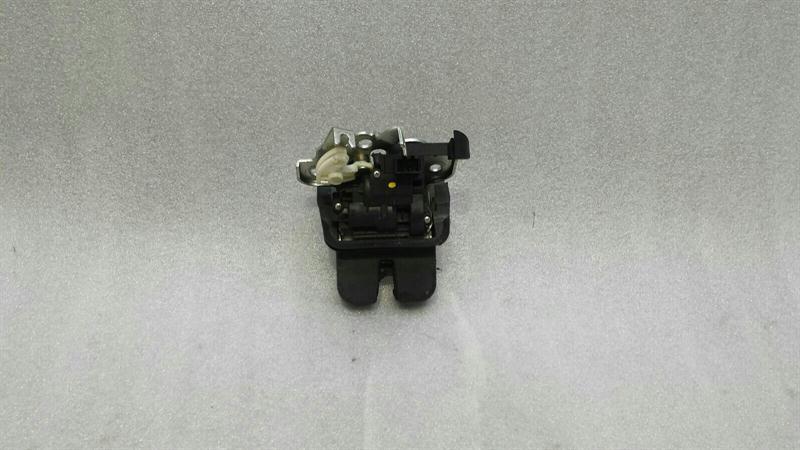 Audi RS6 4F boot lock 8P4827505C tailgate lock