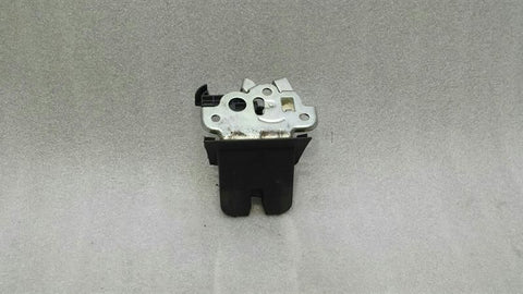 Audi RS6 4F boot lock 8P4827505C tailgate lock