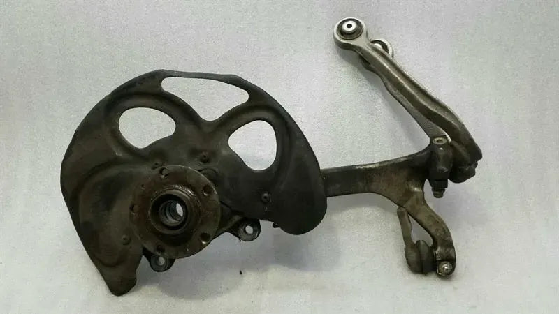 Audi RS6 4F Left Front Hub 4E0407253Q Wheel Bearing Housing Front Left