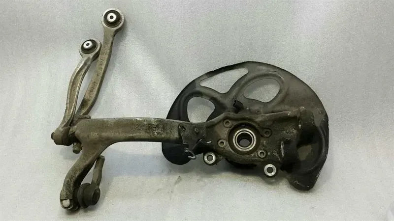 Audi RS6 4F Left Front Hub 4E0407253Q Wheel Bearing Housing Front Left