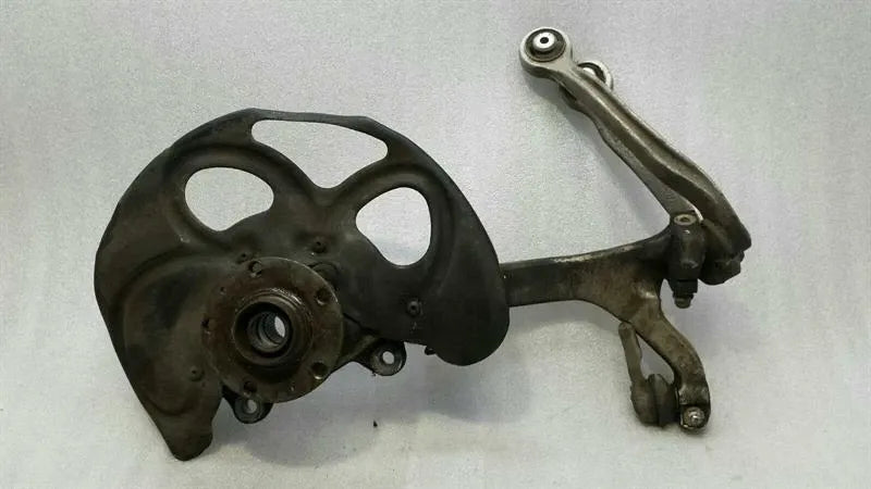 Audi RS6 4F Left Front Hub 4E0407253Q Wheel Bearing Housing Front Left
