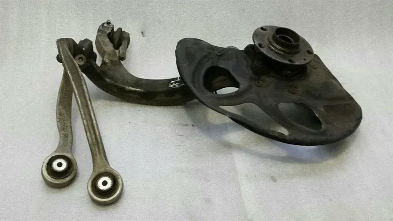 Audi RS6 4F Left Front Hub 4E0407253Q Wheel Bearing Housing Front Left