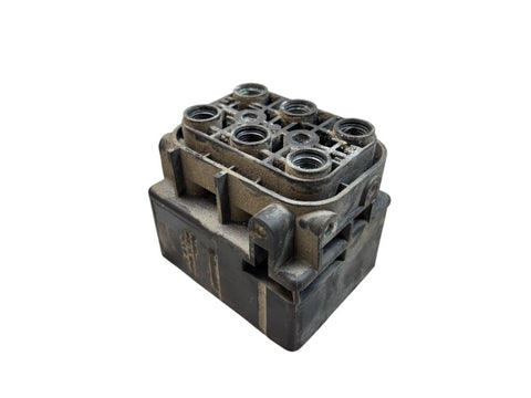 958698014A Air suspension valve block PORSCHE CAYENNE II (2010-2017)