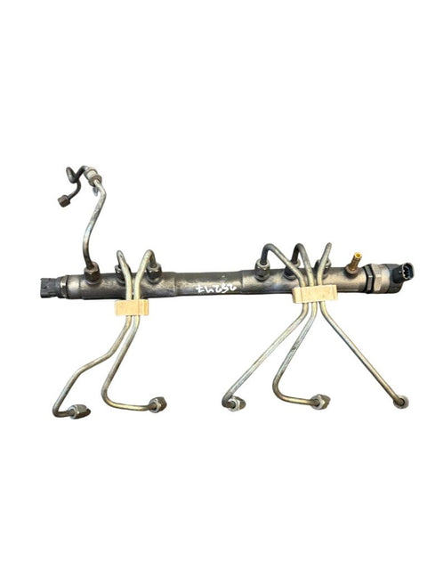 Fuel Distributor / fuel rail VOLVO XC90 I (2002-2014)