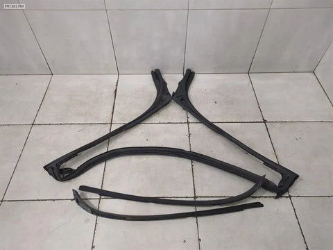 McLaren 650S Spider 14-17 Header Seal 11A7429SP FRONT Seals Roof