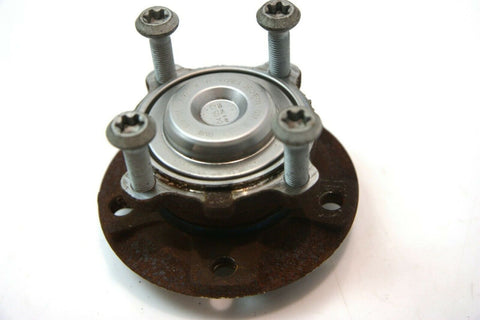 BMW 1 SERIES Front wheel hub OEM 31206794850