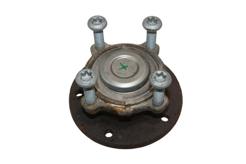 BMW 1 SERIES Front wheel hub OEM 31216765157