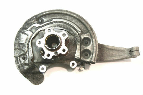 BMW 8 SERIES Front wheel hub OEM 31206884381