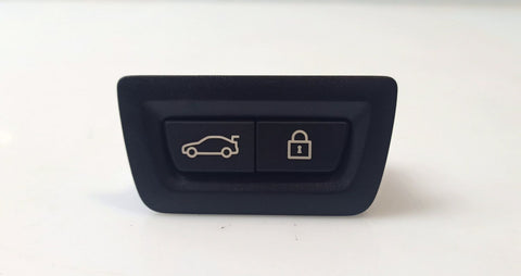 BMW 2 SERIES Tailgate/boot open switch button OEM 61319162645