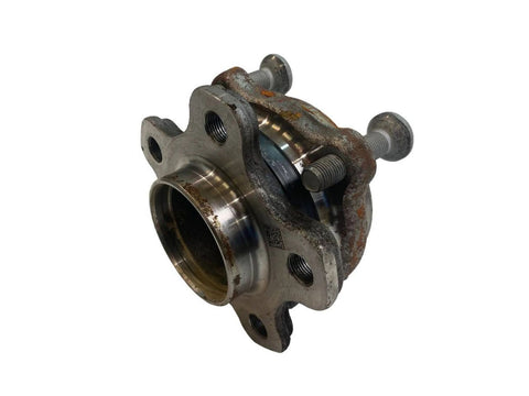BMW 6 SERIES Front wheel hub OEM 31206899176