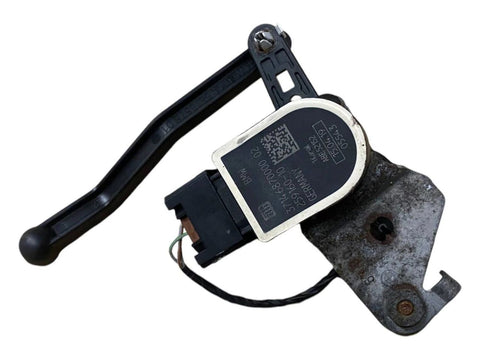 BMW 1 SERIES Headlight/headlamp level sensor OEM 37146788569