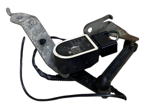 BMW 3 SERIES Rear air suspension level height sensor OEM 6861351